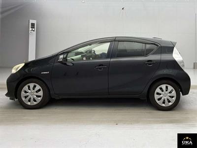 2013 Toyota Aqua - Thumbnail