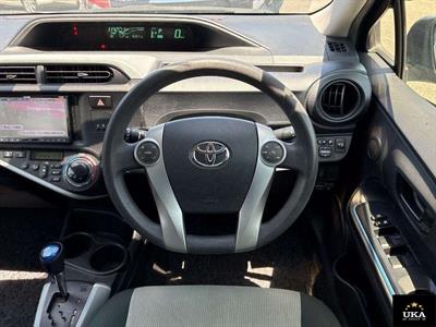2013 Toyota Aqua - Thumbnail