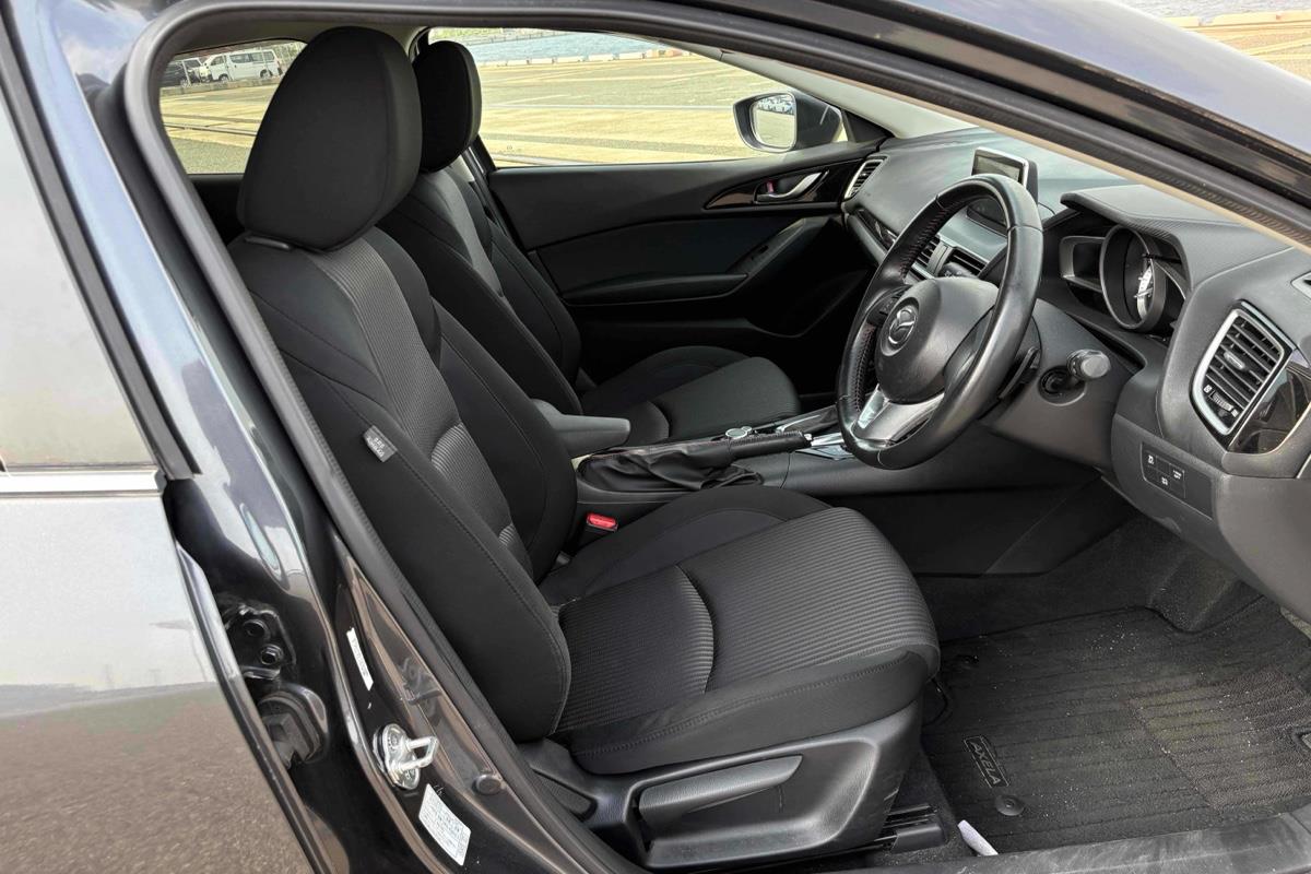 2014 Mazda Axela