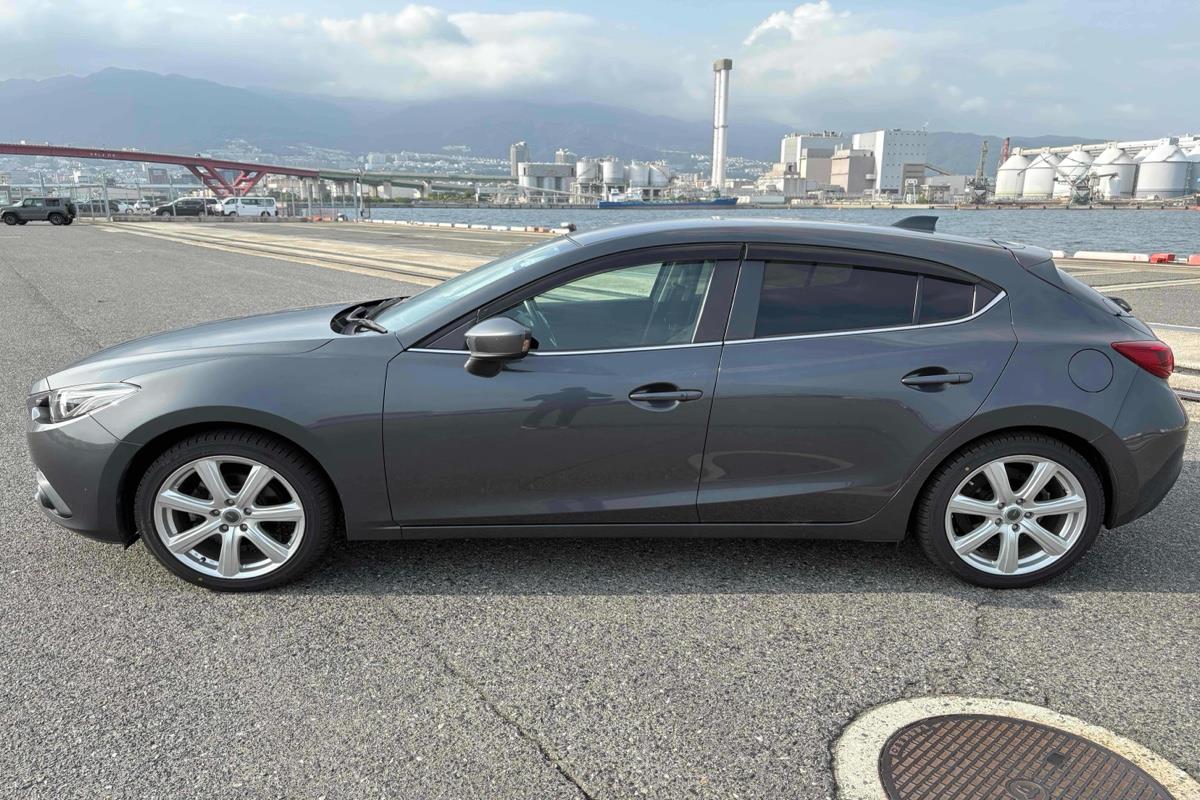 2014 Mazda Axela
