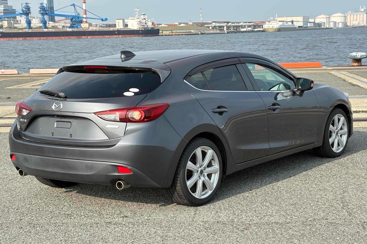 2014 Mazda Axela
