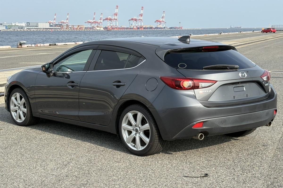 2014 Mazda Axela
