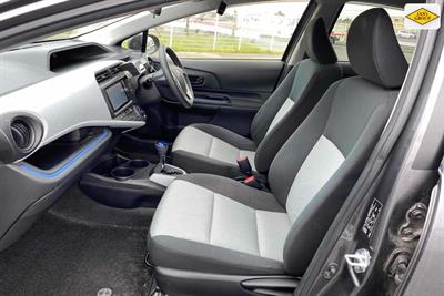 2014 Toyota Aqua - Thumbnail