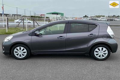 2014 Toyota Aqua - Thumbnail