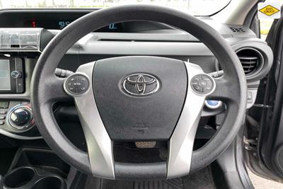 2014 Toyota Aqua - Thumbnail