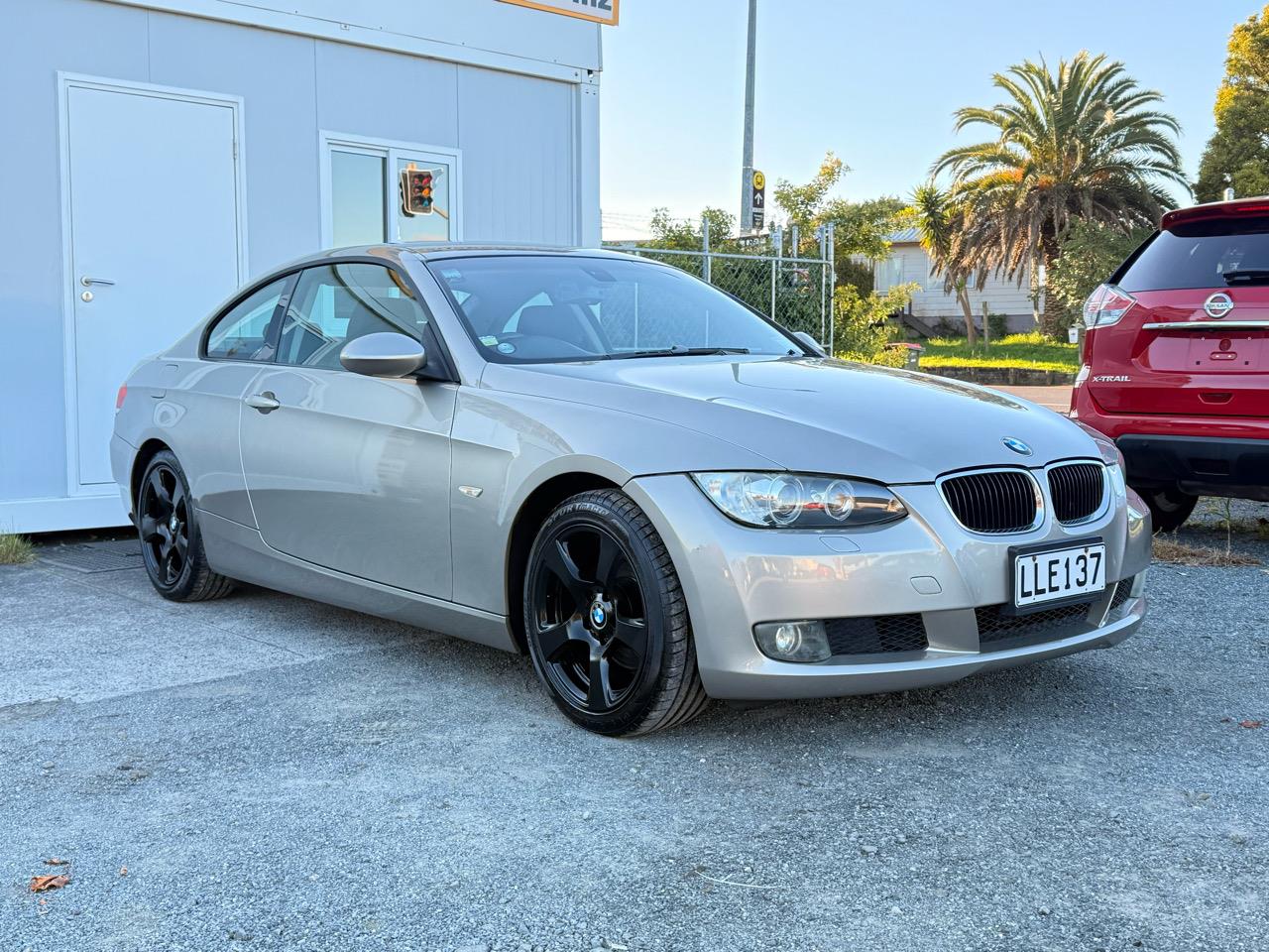 2007 BMW 320i