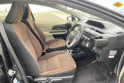 2014 Toyota Aqua - Thumbnail