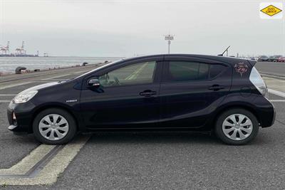 2014 Toyota Aqua - Thumbnail