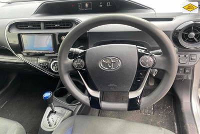 2019 Toyota Aqua - Thumbnail