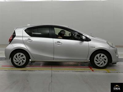2016 Toyota Aqua - Thumbnail