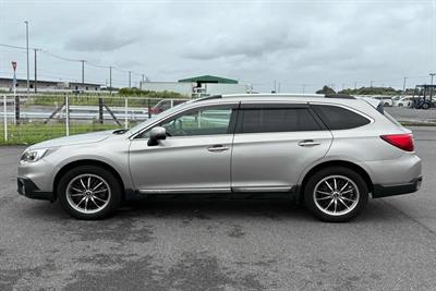 2017 Subaru Outback - Thumbnail