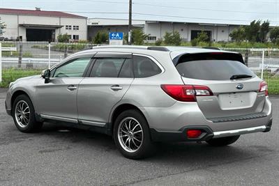 2017 Subaru Outback - Thumbnail