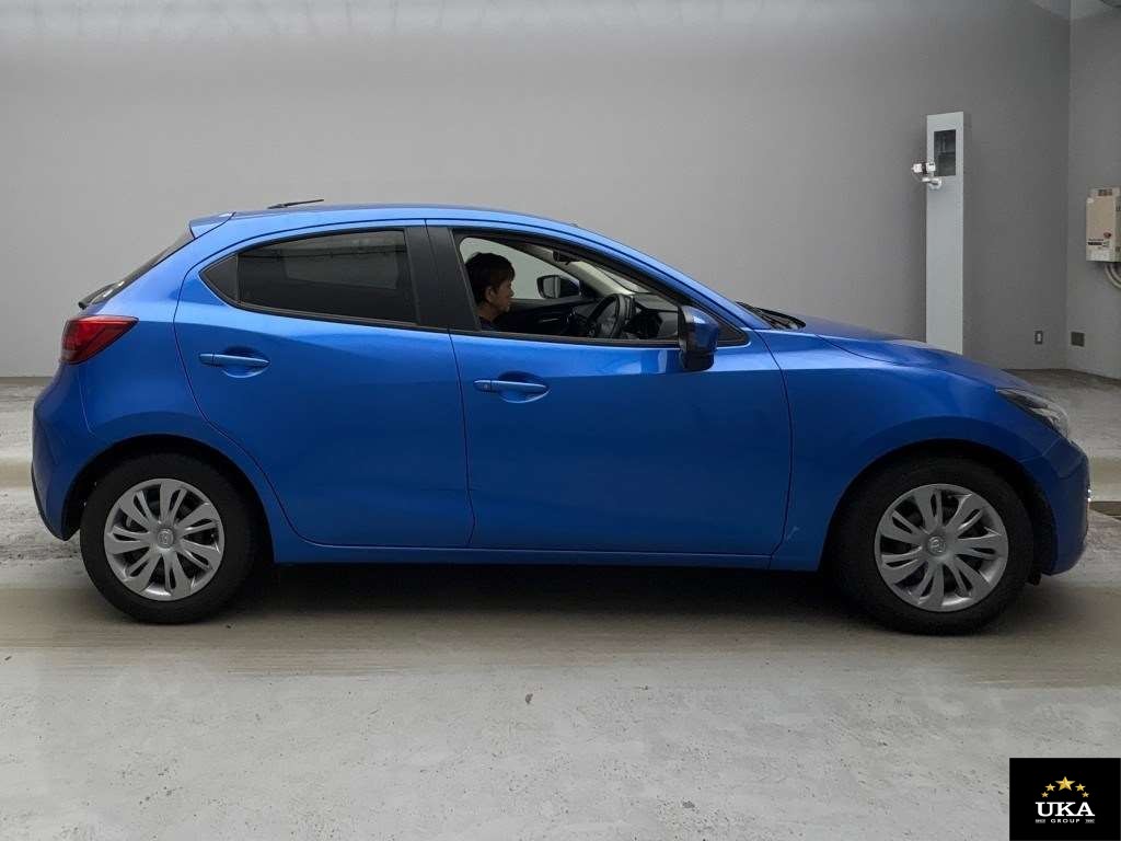 2016 Mazda Demio