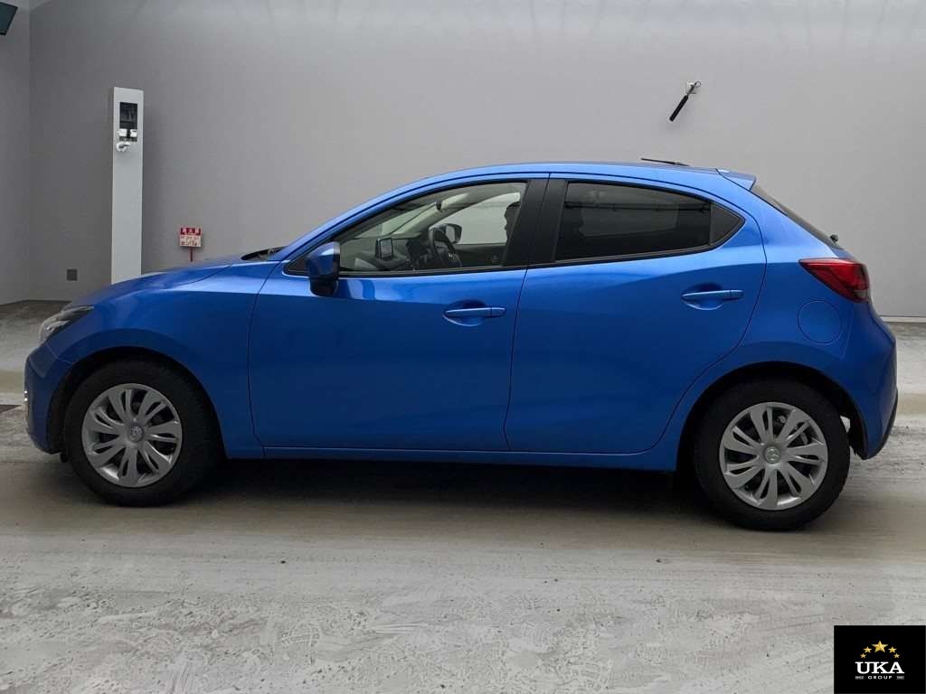 2016 Mazda Demio