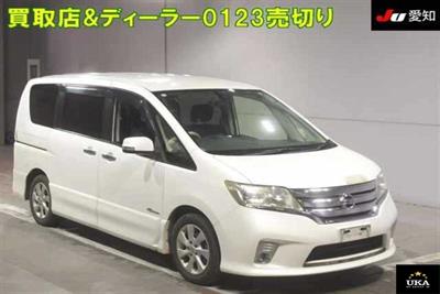 2013 Nissan Serena - Thumbnail