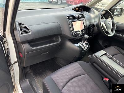 2013 Nissan Serena - Thumbnail