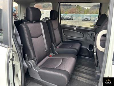 2013 Nissan Serena - Thumbnail