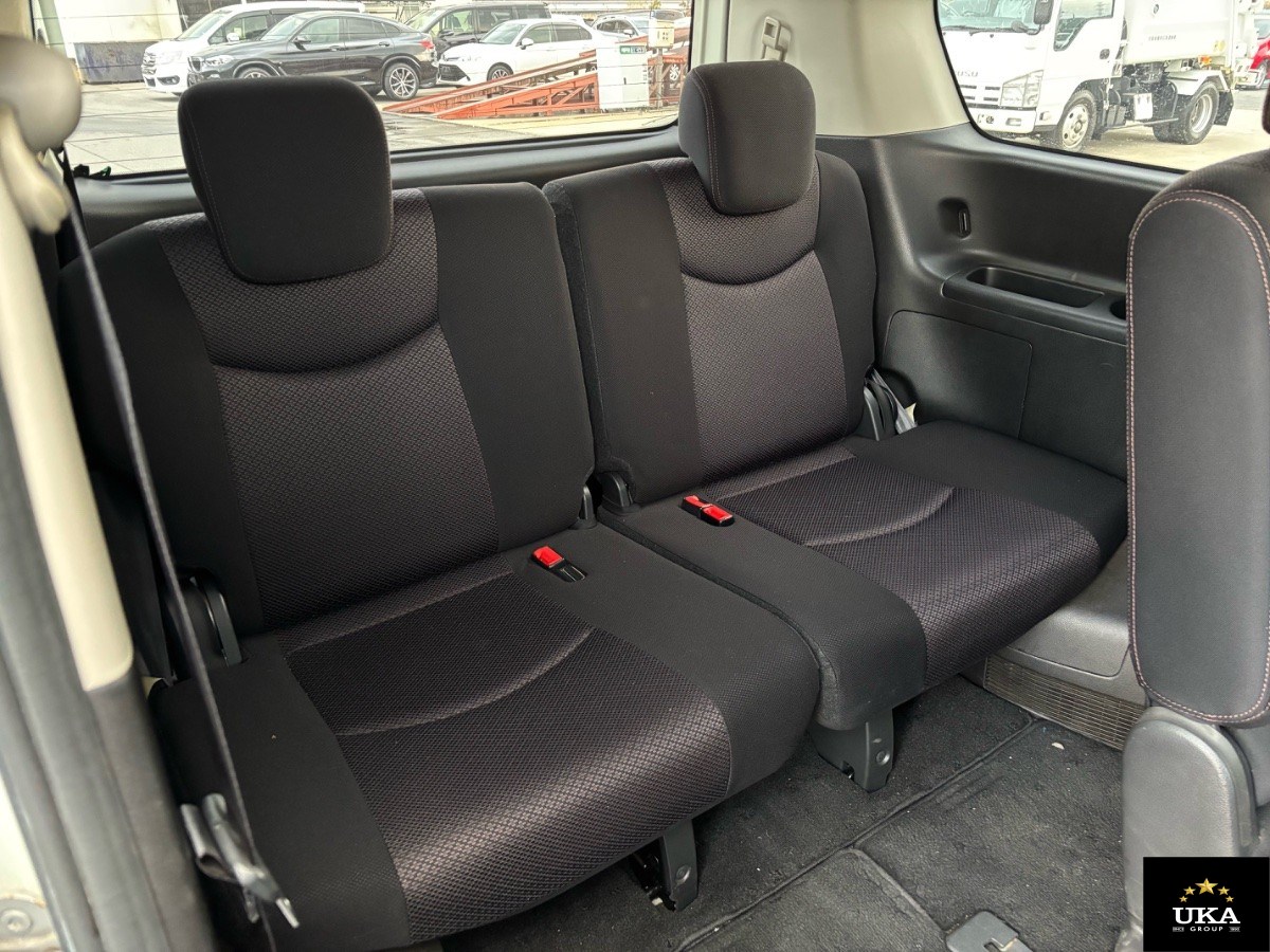 2013 Nissan Serena