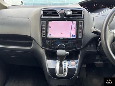 2013 Nissan Serena - Thumbnail