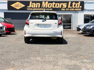 2018 Toyota Aqua - Thumbnail