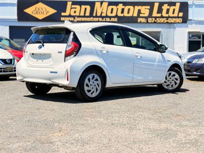 2018 Toyota Aqua - Thumbnail