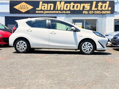 2018 Toyota Aqua - Thumbnail