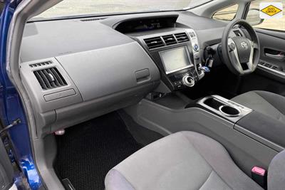 2013 Toyota Prius - Thumbnail