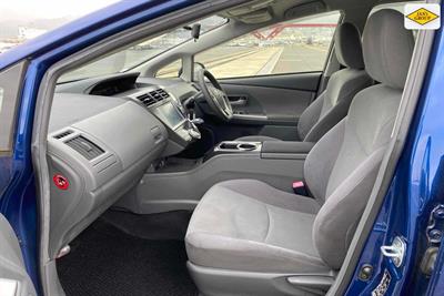 2013 Toyota Prius - Thumbnail