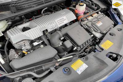 2013 Toyota Prius - Thumbnail