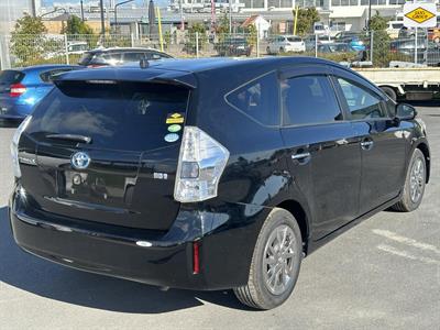 2014 Toyota Prius - Thumbnail