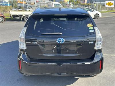 2014 Toyota Prius - Thumbnail