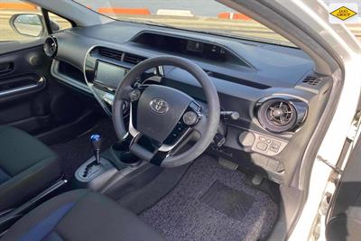 2020 Toyota Aqua - Thumbnail