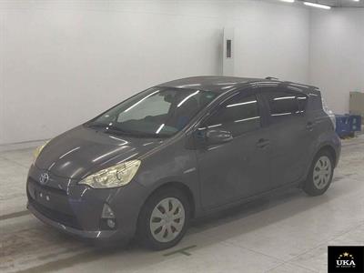 2013 Toyota Aqua - Thumbnail