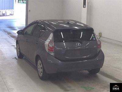 2013 Toyota Aqua - Thumbnail