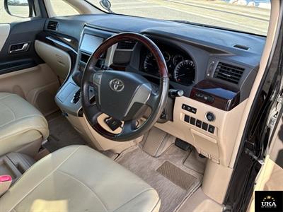 2014 Toyota Alphard - Thumbnail