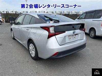 2019 Toyota Prius - Thumbnail