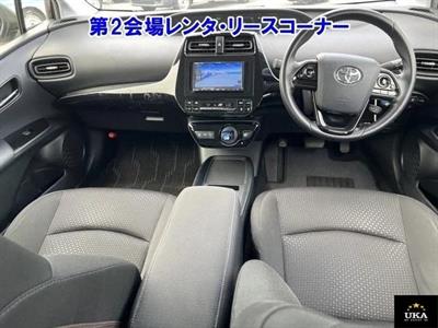 2019 Toyota Prius - Thumbnail