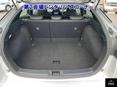 2019 Toyota Prius - Thumbnail