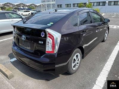 2014 Toyota Prius - Thumbnail