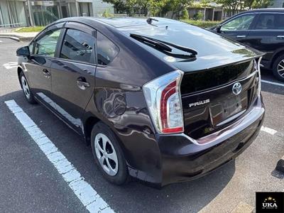 2014 Toyota Prius - Thumbnail