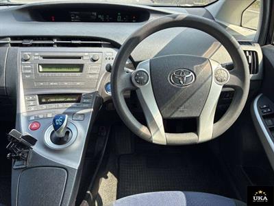 2014 Toyota Prius - Thumbnail