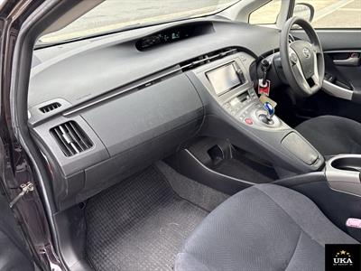 2013 Toyota Prius - Thumbnail