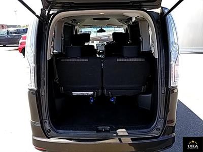 2015 Nissan Serena - Thumbnail
