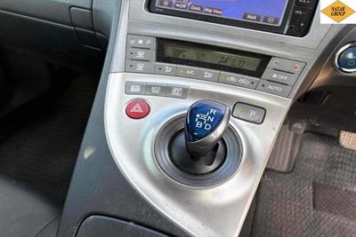 2014 Toyota Prius - Thumbnail