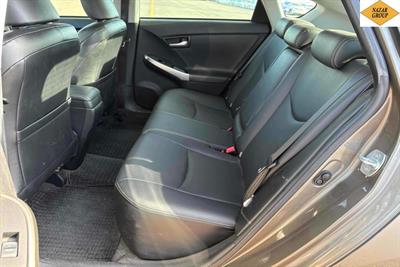 2014 Toyota Prius - Thumbnail