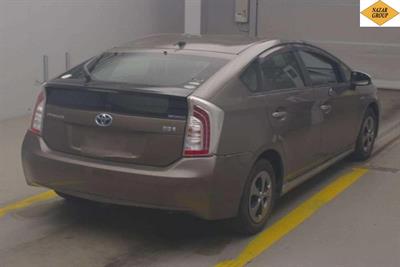 2014 Toyota Prius - Thumbnail