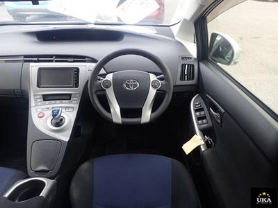 2014 Toyota Prius - Thumbnail
