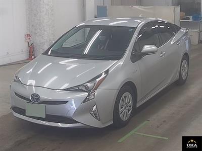 2019 Toyota Prius - Thumbnail