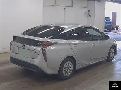 2019 Toyota Prius - Thumbnail