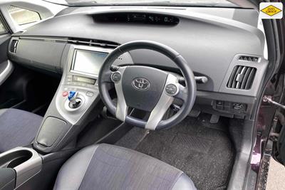 2012 Toyota Prius - Thumbnail